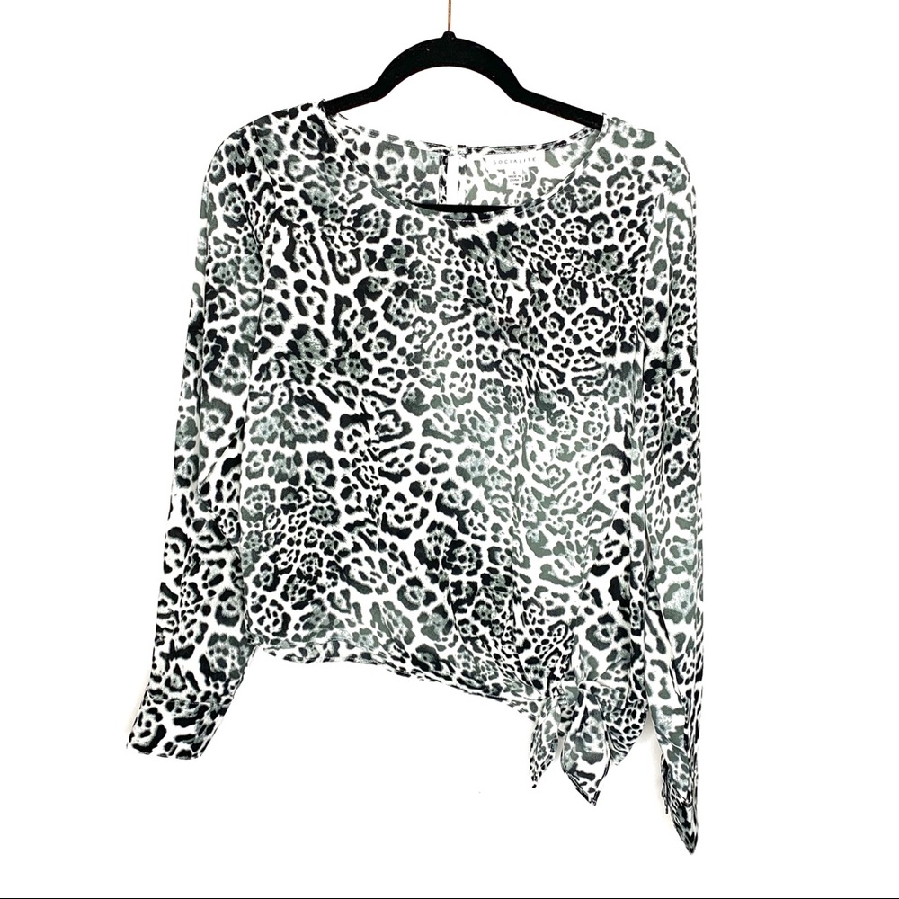 ⚠️ Socialite Tie Front Long Sleeve Blouse Size S - Picture 2 of 8
